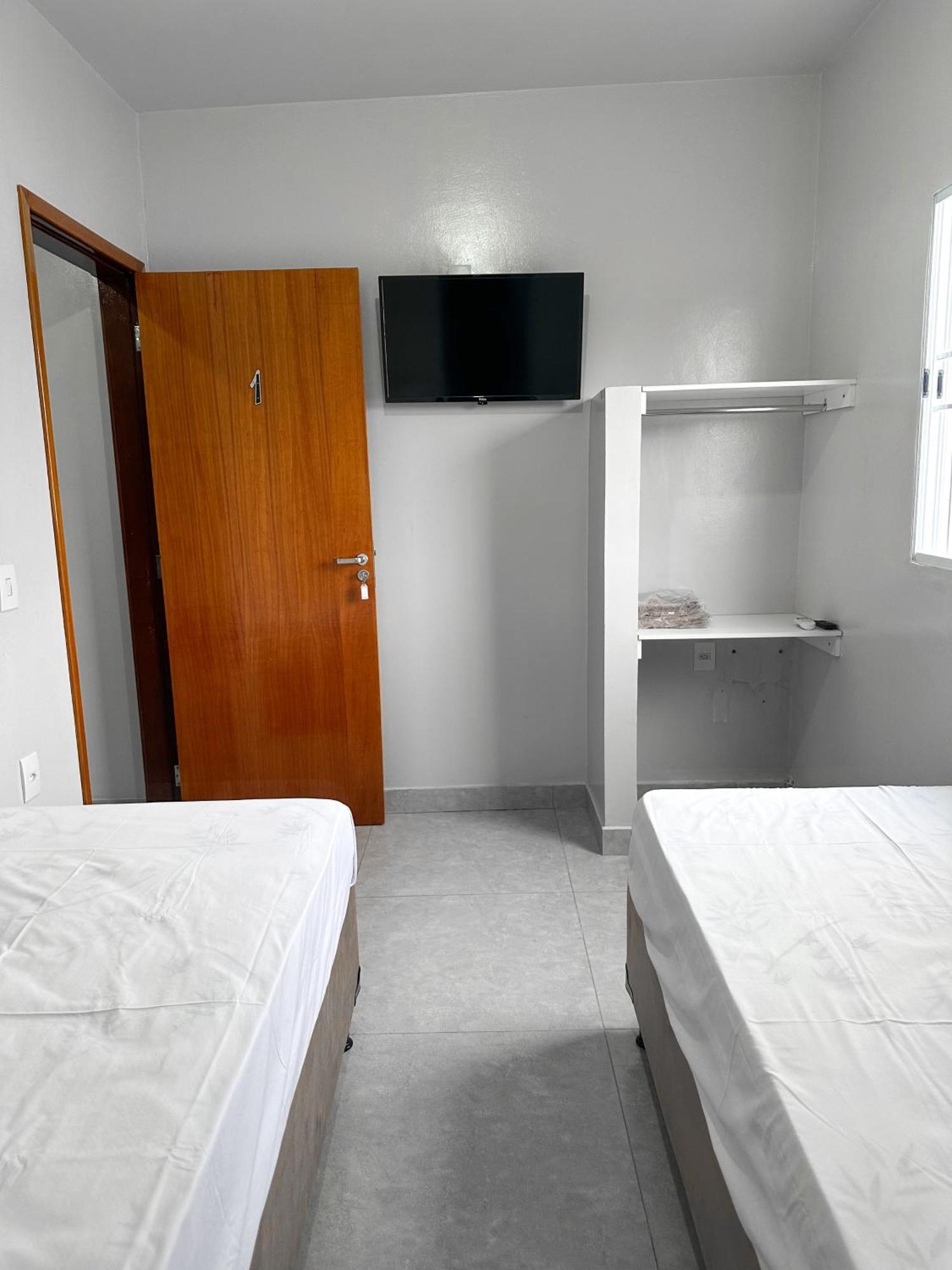 Spot Hotel E Pousada Uberlândia Esterno foto